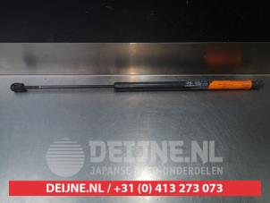 Begagnade Gasfjäder, vänster bak Hyundai Matrix 1.5 CRDi VGT 16V Pris € 20,00 Marginaltabell erbjuds av V.Deijne Jap.Auto-onderdelen BV