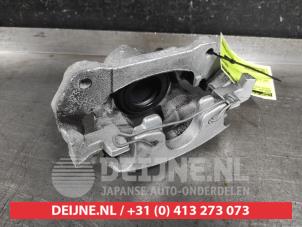 Używane Zacisk hamulcowy prawy przód Toyota Aygo X 1.0 12V VVT-i Cena € 75,00 Procedura marży oferowane przez V.Deijne Jap.Auto-onderdelen BV