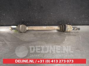 Używane Os napedowa lewy tyl Mazda MX-5 (NC18/1A) 2.0i 16V Cena € 125,00 Procedura marży oferowane przez V.Deijne Jap.Auto-onderdelen BV