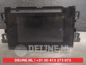 Gebruikte Navigatie Display Mazda CX-5 I (KE,GH) 2.2 SkyActiv-D 150 16V 2WD Prijs € 300,00 Margeregeling aangeboden door V.Deijne Jap.Auto-onderdelen BV