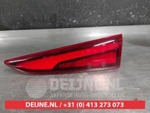 Gebruikte Achterklep reflector rechts Hyundai Kona (OS) 1.0 T-GDI 12V Mild Hybrid 48V Prijs € 100,00 Margeregeling aangeboden door V.Deijne Jap.Auto-onderdelen BV