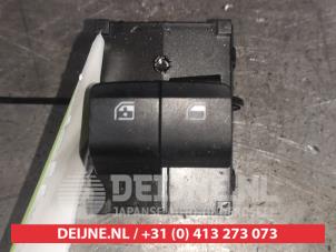 Używane Przelacznik combi okienny Hyundai i10 1.0 12V Cena € 75,00 Procedura marży oferowane przez V.Deijne Jap.Auto-onderdelen BV