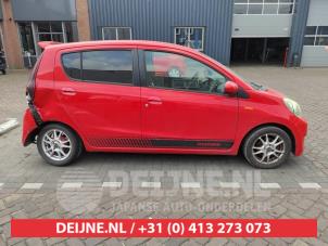 Gebruikte Extra Ruit 4Deurs rechts-achter Daihatsu Cuore (L251/271/276) 1.0 12V DVVT Prijs € 35,00 Margeregeling aangeboden door V.Deijne Jap.Auto-onderdelen BV
