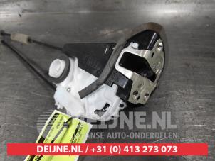 Używane Mechanizm blokady drzwi prawych tylnych wersja 4-drzwiowa Toyota Yaris IV (P21/PA1/PH1) 1.5 12V VVT-i Cena € 75,00 Procedura marży oferowane przez V.Deijne Jap.Auto-onderdelen BV