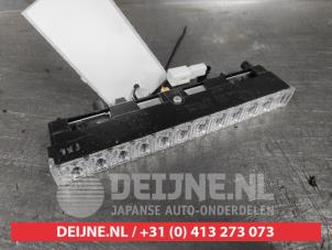 Używane Dodatkowe swiatlo stopu srodek Toyota Yaris IV (P21/PA1/PH1) 1.5 12V VVT-i Cena na żądanie oferowane przez V.Deijne Jap.Auto-onderdelen BV