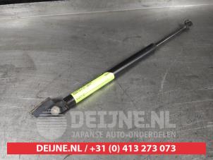 Gebruikte Amortisseur rechts-achter Mazda CX-5 I (KE,GH) 2.2 SkyActiv-D 150 16V 2WD Prijs op aanvraag aangeboden door V.Deijne Jap.Auto-onderdelen BV