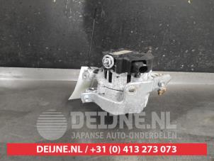Begagnade Dynamo Toyota Yaris III (P13) 1.5 16V Dual VVT-iE Pris € 45,00 Marginaltabell erbjuds av V.Deijne Jap.Auto-onderdelen BV