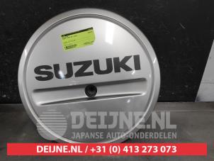 Begagnade Hjulskydd Suzuki Jimny Hardtop 1.3i 16V VVT 4x4 Metal Top Pris € 50,00 Marginaltabell erbjuds av V.Deijne Jap.Auto-onderdelen BV
