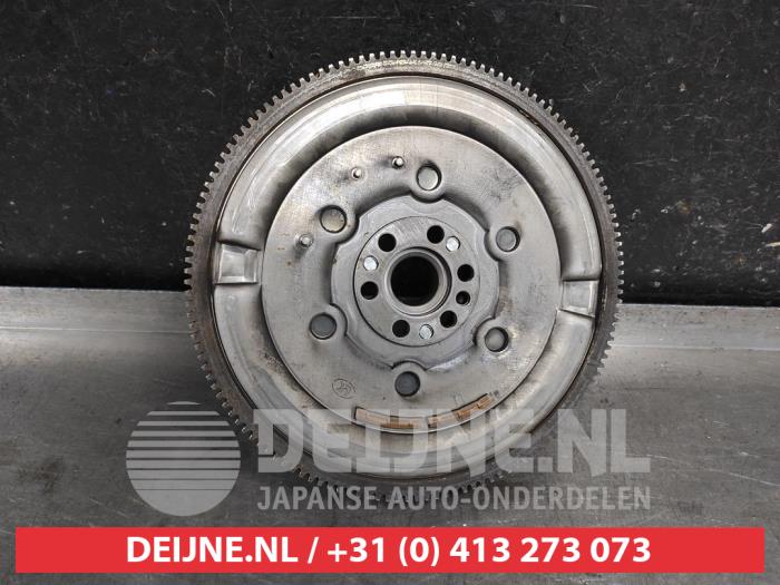 Svänghjul från en Nissan Qashqai (J11) 1.3 DIG-T 140 16V 2019