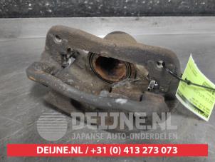 Używane Zacisk hamulcowy prawy przód Honda CR-V (RD5/6/7/8) 2.0i 16V VTEC Cena € 35,00 Procedura marży oferowane przez V.Deijne Jap.Auto-onderdelen BV