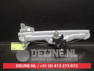 Używane Mechanizm szyby prawej tylnej wersja 4-drzwiowa Kia Sportage (NQ5E) 1.6 T-GDI MEHV 48V Cena € 100,00 Procedura marży oferowane przez V.Deijne Jap.Auto-onderdelen BV