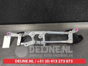 Używane Mechanizm wycieraczki Toyota Aygo X 1.0 12V VVT-i Cena € 45,00 Procedura marży oferowane przez V.Deijne Jap.Auto-onderdelen BV