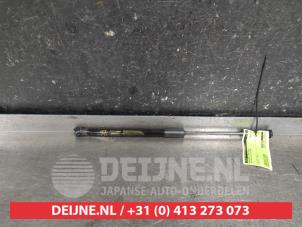 Używane Amortyzator gazowy lewy tyl Kia Niro I (DE) 1.6 GDI Hybrid Cena na żądanie oferowane przez V.Deijne Jap.Auto-onderdelen BV