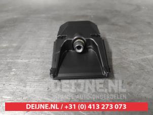 Begagnade Framåtriktad kamera Nissan Leaf (ZE1) 39/40kWh Pris € 250,00 Marginaltabell erbjuds av V.Deijne Jap.Auto-onderdelen BV