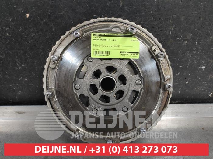 Svänghjul från en Nissan Qashqai (J11) 1.3 DIG-T 140 16V 2019