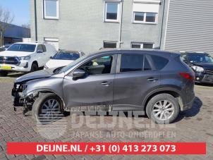 Gebruikte Ruit Extra 4Deurs links-achter Mazda CX-5 I (KE,GH) 2.0 SkyActiv-G 165 16V 2WD Prijs € 45,00 Margeregeling aangeboden door V.Deijne Jap.Auto-onderdelen BV
