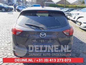 Gebruikte Reflector achterklep links Mazda CX-5 I (KE,GH) 2.0 SkyActiv-G 165 16V 2WD Prijs € 100,00 Margeregeling aangeboden door V.Deijne Jap.Auto-onderdelen BV