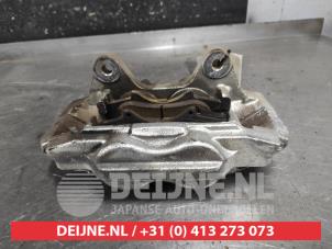 Gebruikte Remklauw (Tang) links-voor Mitsubishi Pajero Hardtop (V8/9) Prijs op aanvraag aangeboden door V.Deijne Jap.Auto-onderdelen BV