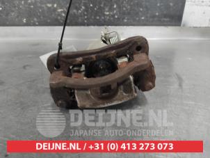 Gebruikte Remklauw (Tang) links-achter Hyundai i10 (F5) 1.2i 16V Prijs € 35,00 Margeregeling aangeboden door V.Deijne Jap.Auto-onderdelen BV