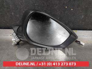 Begagnade Skärmspegel, höger Mazda CX-30 (DM) 2.0 e-SkyActiv X 186 M Hybrid 16V Pris € 350,00 Marginaltabell erbjuds av V.Deijne Jap.Auto-onderdelen BV