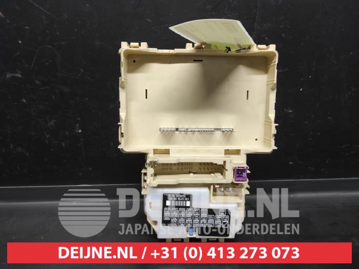 Säkringsbox från en Suzuki SX4 S-Cross (JY) 1.4 Booster Jet Turbo 16V AllGrip 2017