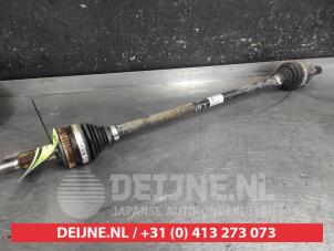 Gebruikte Steekas links-achter Kia Sportage (JE) 2.0 CVVT 16V 4x4 Prijs € 125,00 Margeregeling aangeboden door V.Deijne Jap.Auto-onderdelen BV