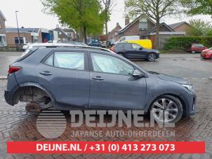 Begagnade Dörrfönster, 4-dörrars, höger fram Kia Stonic (YB) 1.0i T-GDi 12V Pris € 35,00 Marginaltabell erbjuds av V.Deijne Jap.Auto-onderdelen BV