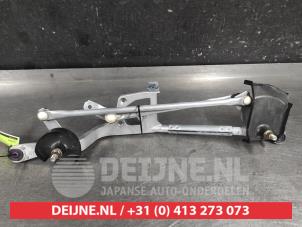 Używane Mechanizm wycieraczki Toyota Yaris IV (P21/PA1/PH1) 1.5 12V Hybrid 115 Cena € 50,00 Procedura marży oferowane przez V.Deijne Jap.Auto-onderdelen BV