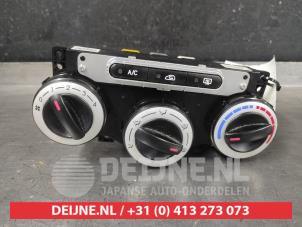 Używane Panel sterowania nagrzewnicy Hyundai i10 (F5) 1.1i 12V Cena € 35,00 Procedura marży oferowane przez V.Deijne Jap.Auto-onderdelen BV