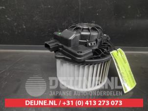 Używane Silnik wentylatora nagrzewnicy Hyundai Ioniq EV Cena € 100,00 Procedura marży oferowane przez V.Deijne Jap.Auto-onderdelen BV