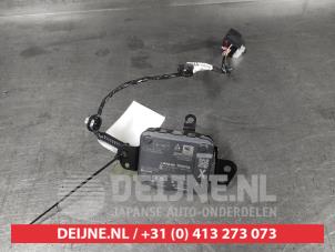 Gebruikte ACC Sensor (afstand) Toyota Yaris IV (P21/PA1/PH1) 1.5 12V Hybrid 115 Prijs € 250,00 Margeregeling aangeboden door V.Deijne Jap.Auto-onderdelen BV