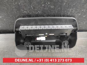 Używane Dodatkowe swiatlo stopu srodek Toyota Yaris IV (P21/PA1/PH1) 1.5 12V VVT-i Cena na żądanie oferowane przez V.Deijne Jap.Auto-onderdelen BV