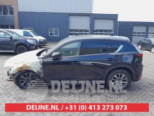 Gebruikte Ruit Extra 4Deurs links-achter Mazda CX-5 II (KF) 2.5 SkyActiv-G 194 16V 4WD Prijs € 50,00 Margeregeling aangeboden door V.Deijne Jap.Auto-onderdelen BV