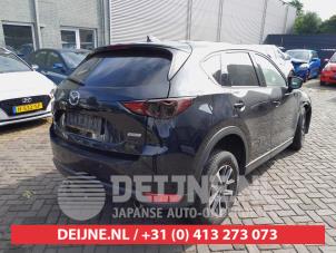 Gebruikte Reflector achterklep rechts Mazda CX-5 II (KF) 2.5 SkyActiv-G 194 16V 4WD Prijs op aanvraag aangeboden door V.Deijne Jap.Auto-onderdelen BV