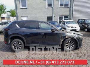 Gebruikte Ruit Extra 4Deurs rechts-achter Mazda CX-5 II (KF) 2.5 SkyActiv-G 194 16V 4WD Prijs € 50,00 Margeregeling aangeboden door V.Deijne Jap.Auto-onderdelen BV