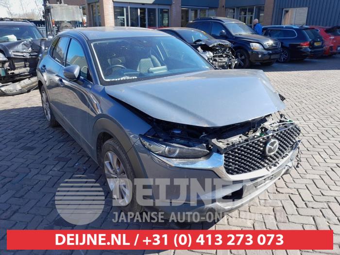 Skärmspegel, höger från en Mazda CX-30 (DM) 2.0 e-SkyActiv-G 122 16V 2020
