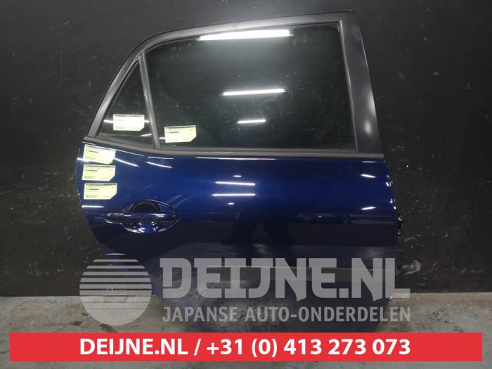 Portier 4Deurs rechts-achter van een Toyota Auris (E15) 1.8 16V HSD Full Hybrid 2013