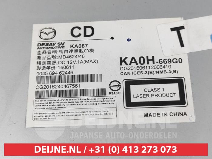 Radio från en Mazda CX-5 I (KE,GH) 2.0 SkyActiv-G 16V 2WD 2016