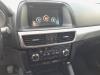 Radio från en Mazda CX-5 I (KE,GH) 2.0 SkyActiv-G 16V 2WD 2016
