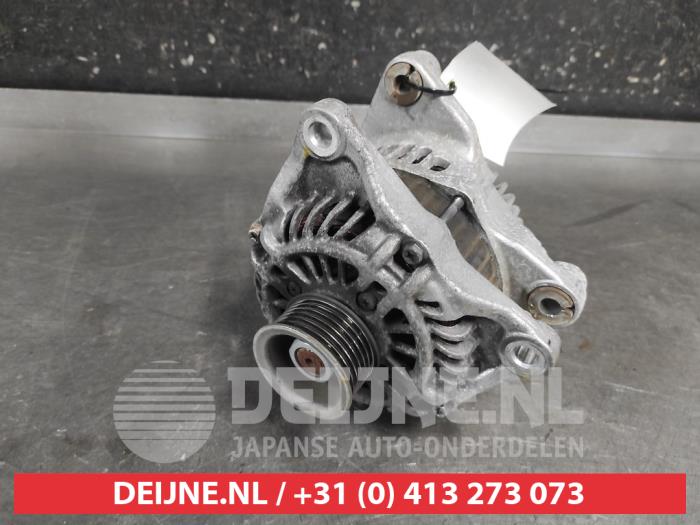 Dynamo från en Mazda CX-5 I (KE,GH) 2.0 SkyActiv-G 16V 2WD 2016