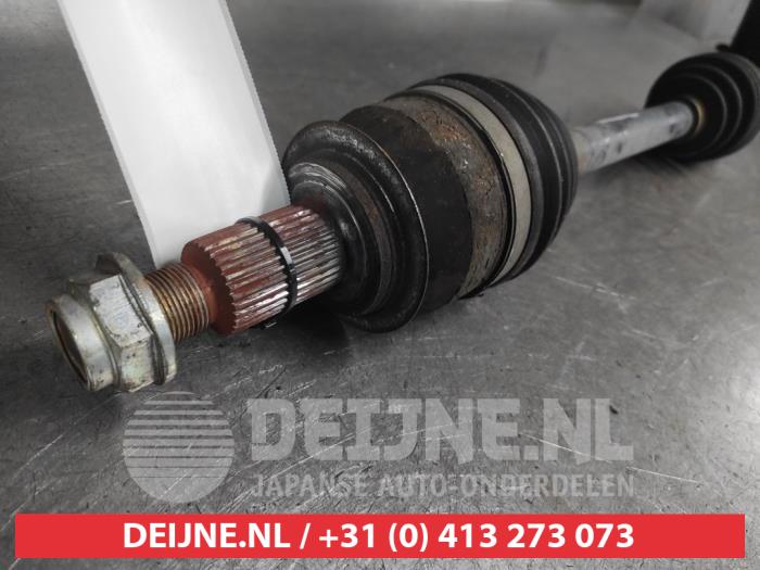 Drivaxel, vänster fram från en Mazda CX-5 I (KE,GH) 2.0 SkyActiv-G 16V 2WD 2016