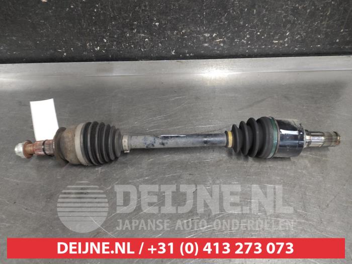 Drivaxel, vänster fram från en Mazda CX-5 I (KE,GH) 2.0 SkyActiv-G 16V 2WD 2016