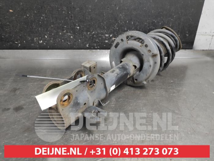 Stötdämpare, höger fram från en Mazda CX-5 I (KE,GH) 2.0 SkyActiv-G 16V 2WD 2016