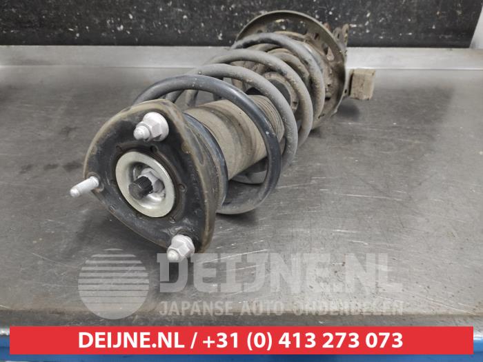 Stötdämpare, höger fram från en Mazda CX-5 I (KE,GH) 2.0 SkyActiv-G 16V 2WD 2016