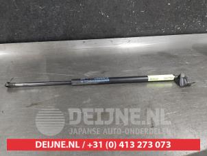 Gebruikte Amortisseur rechts-achter Mazda CX-5 II (KF) 2.0 SkyActiv-G 165 16V 2WD Prijs op aanvraag aangeboden door V.Deijne Jap.Auto-onderdelen BV