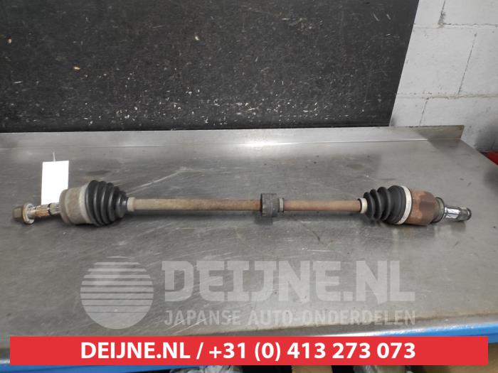 Drivaxel, höger fram från en Mitsubishi Colt (Z2/Z3) 1.3 16V 2008