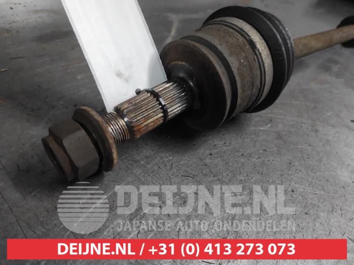 Drivaxel, höger fram från en Mitsubishi Colt (Z2/Z3) 1.3 16V 2008