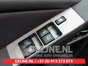 Gebruikte Combischakelaar ramen Nissan Pathfinder (R51) 2.5 dCi 16V 4x4 Prijs € 35,00 Margeregeling aangeboden door V.Deijne Jap.Auto-onderdelen BV