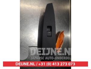 Gebruikte Schakelaar Elektrisch Raam Mazda CX-5 I (KE,GH) 2.0 SkyActiv-G 16V 4WD Prijs € 50,00 Margeregeling aangeboden door V.Deijne Jap.Auto-onderdelen BV