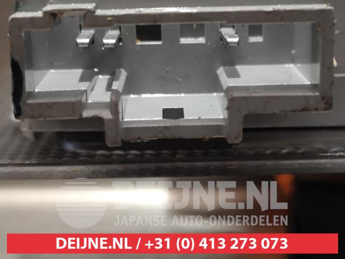 Innerbelysning, fram från en Nissan Almera (N16) 1.8 16V 2002